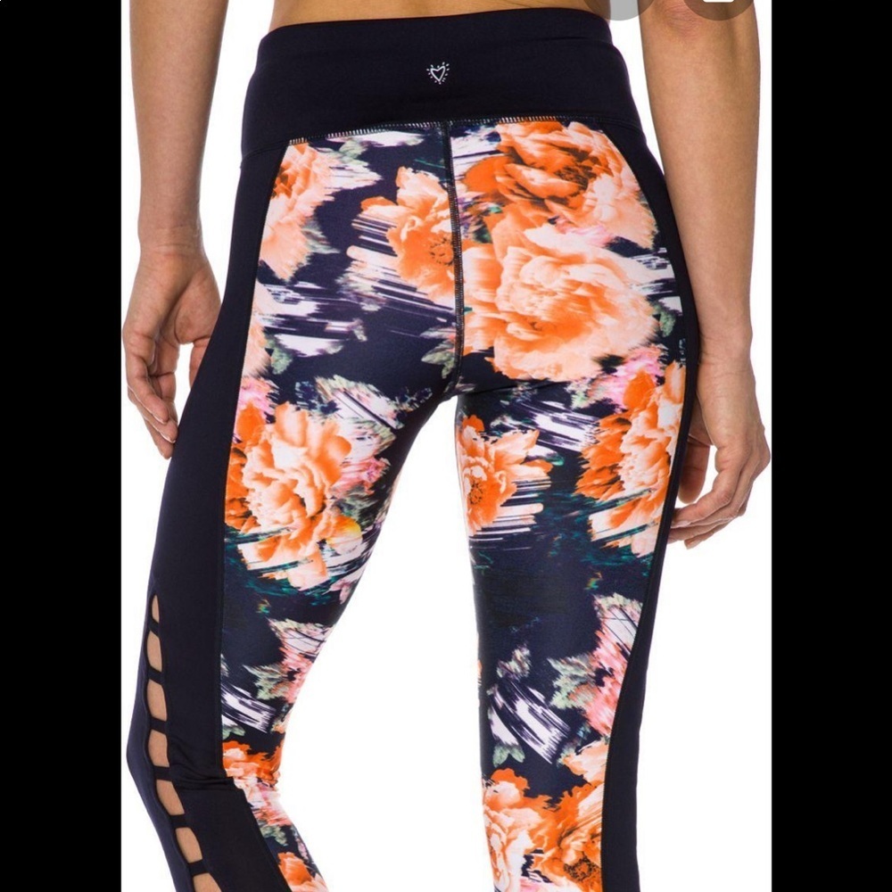 Betsey Johnson Capri Leggings